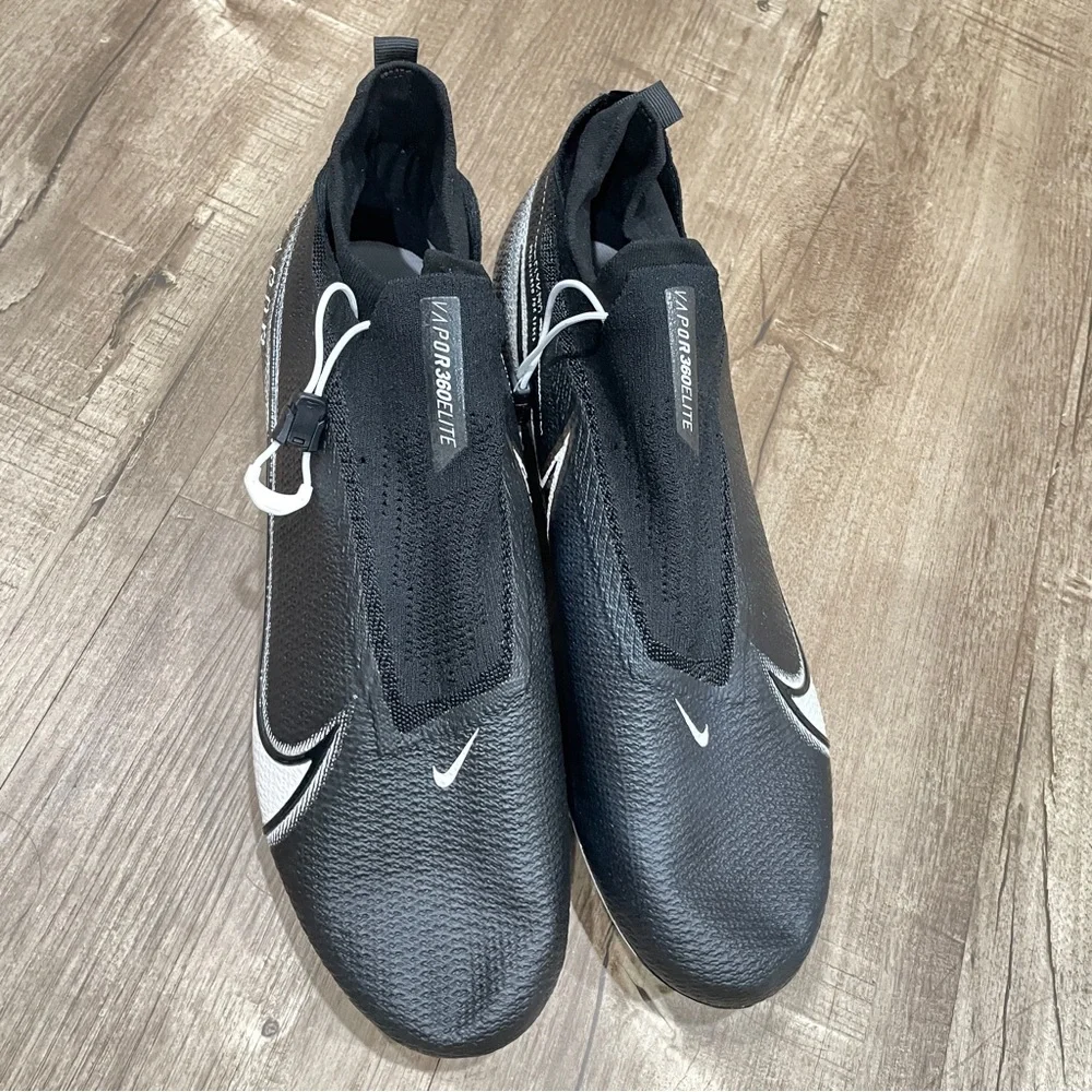 NEW Nike Vapor Edge Elite‎ 360 Flyknit Football Cleats Black White AO8276-001